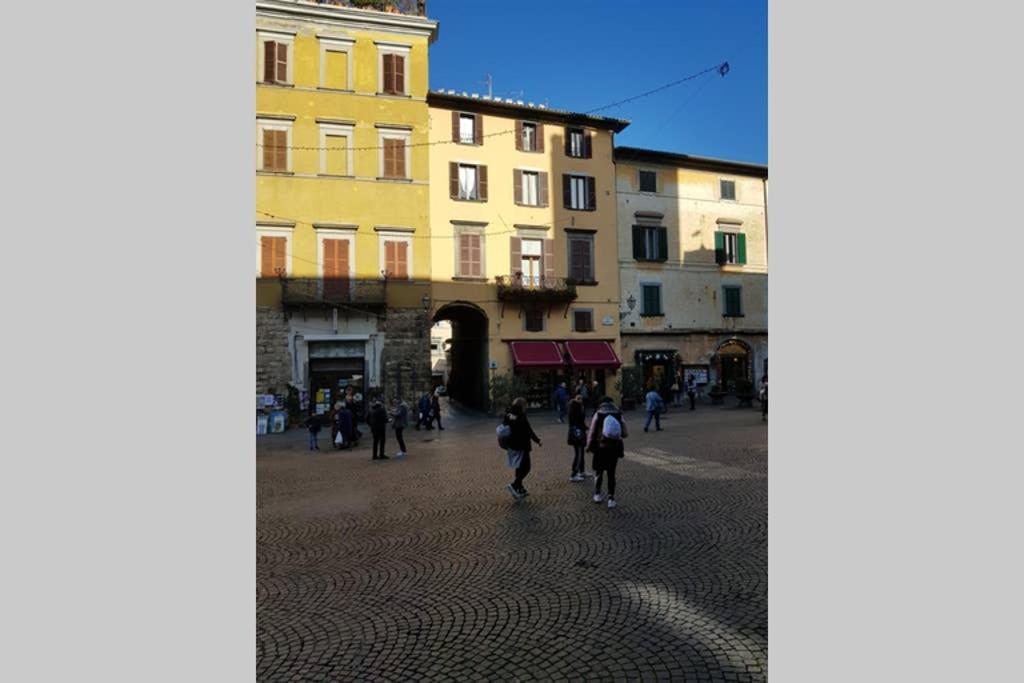 ...All'Archetto Di Sant'Andrea......Pieno Centro Орвието Экстерьер фото